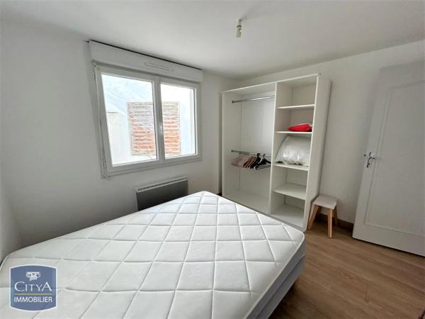 Appartement à louer 2 pièces 41.42m² Cholet (49300)