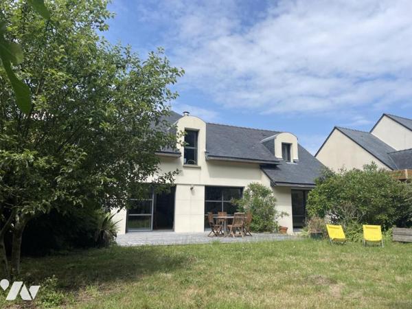 LARMOR-BADEN — Maison familiale lumineuse, au calme, entre bourg et plages