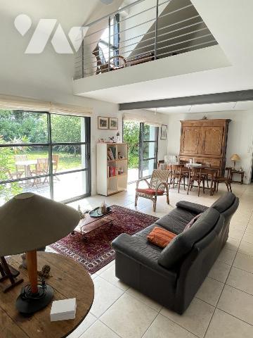 LARMOR-BADEN — Maison familiale lumineuse, au calme, entre bourg et plages