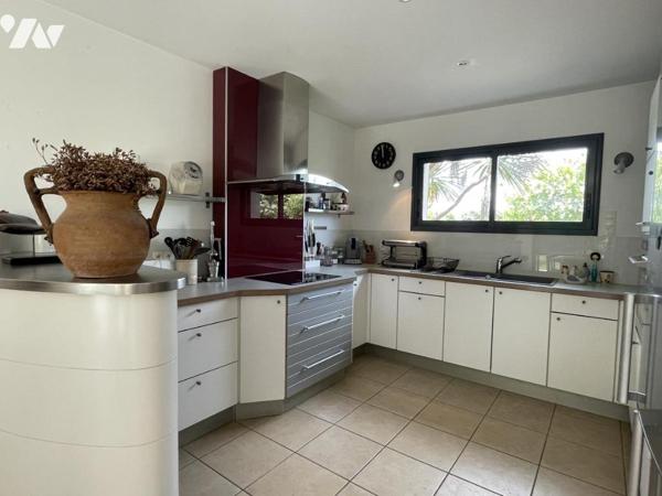 LARMOR-BADEN — Maison familiale lumineuse, au calme, entre bourg et plages