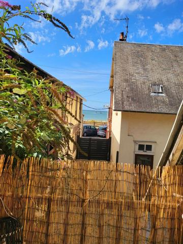 Face à la plage - 105m²- 4ch - Maisonnettes cour ext