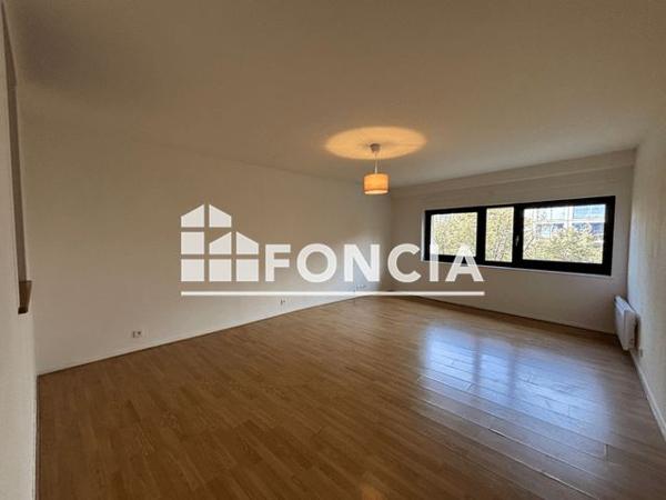 Location Appartement 2 pièces 50.4 m² - 55 PLACE DROUET D'ERLON Reims 51100