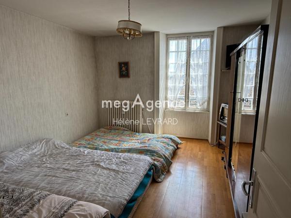 Maison à Neau, 53150 - 6 pièces 138m²