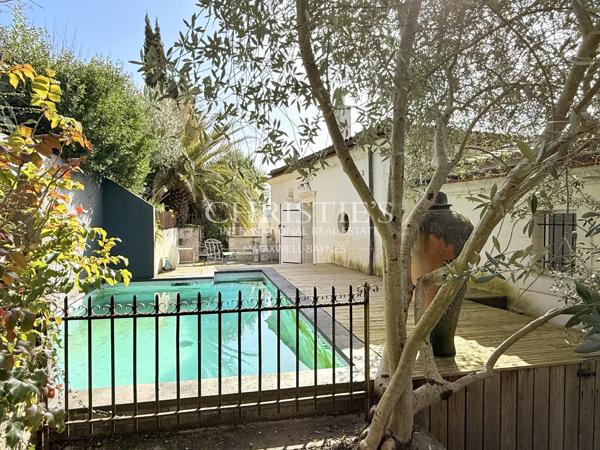 Maison avec piscine, terrasses en cascades et studio – Angoulême centre
