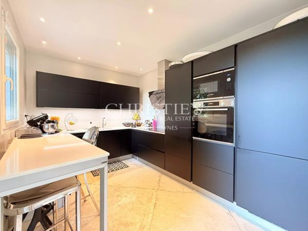 Maison avec piscine, terrasses en cascades et studio – Angoulême centre