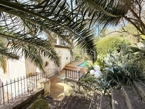 Maison avec piscine, terrasses en cascades et studio – Angoulême centre