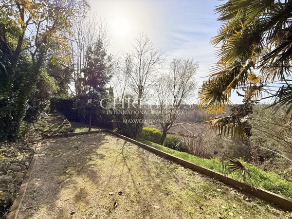 Maison avec piscine, terrasses en cascades et studio – Angoulême centre