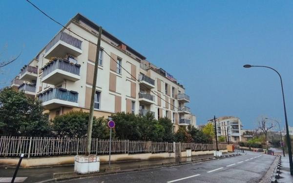 Appartement à vendre    4 pièces • 74,90 m2 Épinay-sur-Seine
