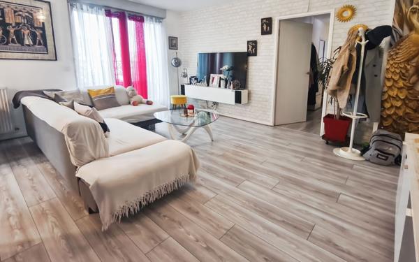 Appartement à vendre    4 pièces • 74,90 m2 Épinay-sur-Seine