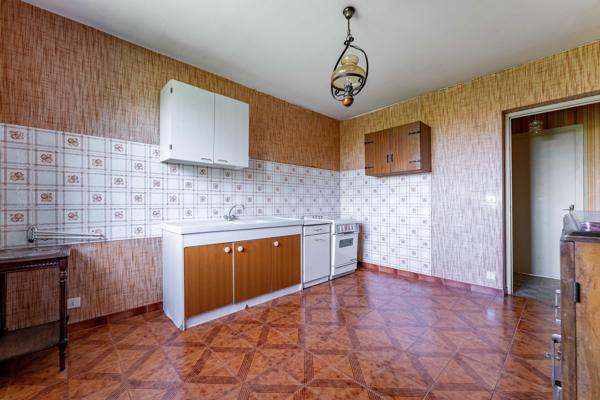 LIMONEST, grande maison de 270 m2 plus sous-sol à rénover sur un terrain de 3185 m2