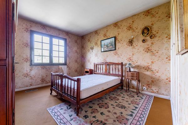 LIMONEST, grande maison de 270 m2 plus sous-sol à rénover sur un terrain de 3185 m2