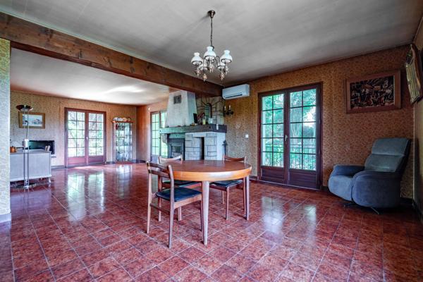 LIMONEST, grande maison de 270 m2 plus sous-sol à rénover sur un terrain de 3185 m2
