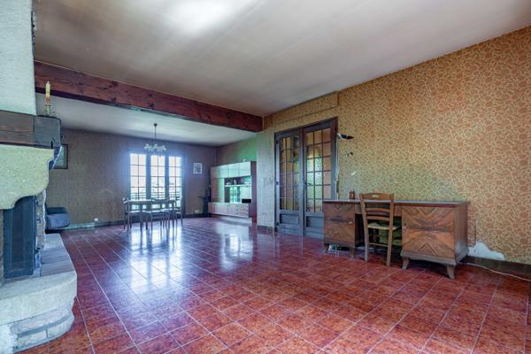 LIMONEST, grande maison de 270 m2 plus sous-sol à rénover sur un terrain de 3185 m2