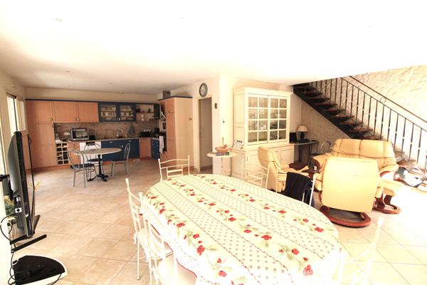 Pavillon 2003 128 m2 avec garage 76 m2