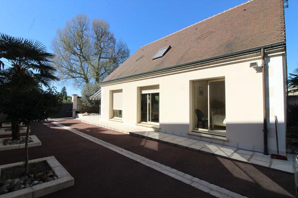 Pavillon 2003 128 m2 avec garage 76 m2