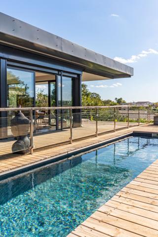 Villa d'architecte épurée avec vue exceptionnelle