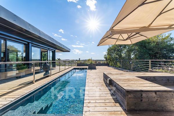 Villa d'architecte épurée avec vue exceptionnelle