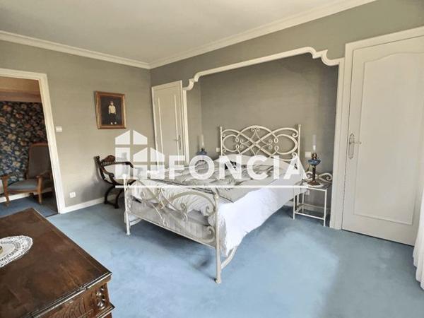 À vendre Maison 7 pièces 230 m² - Sainte-sigolène 43600