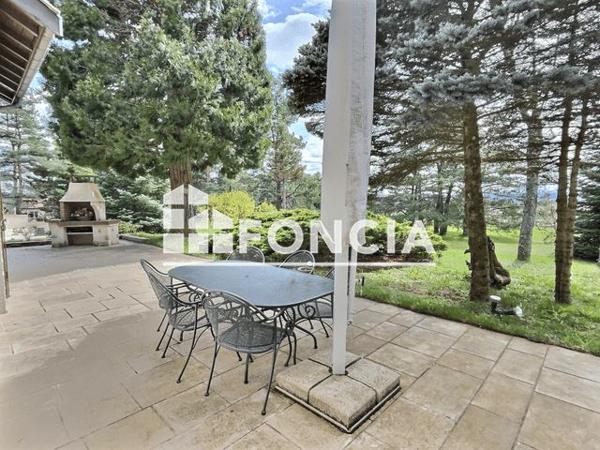 À vendre Maison 7 pièces 230 m² - Sainte-sigolène 43600