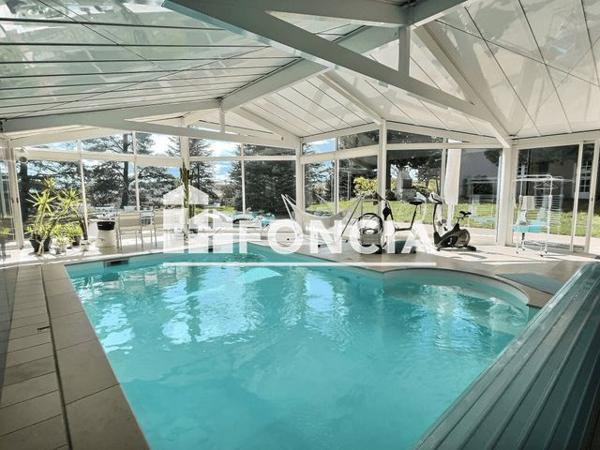 À vendre Maison 7 pièces 230 m² - Sainte-sigolène 43600