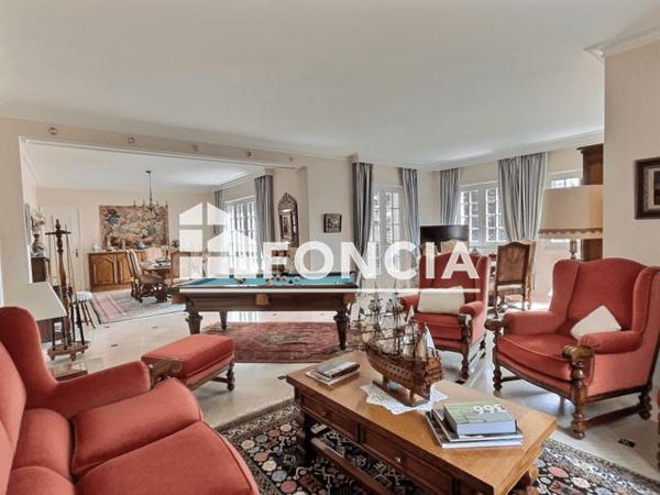 À vendre Maison 7 pièces 230 m² - Sainte-sigolène 43600