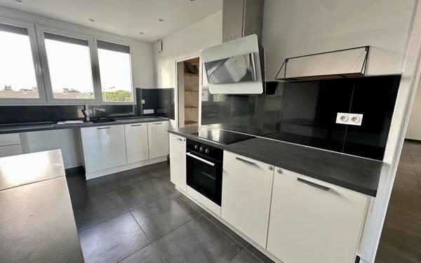 Appartement à louer    5 pièces •  Narbonne