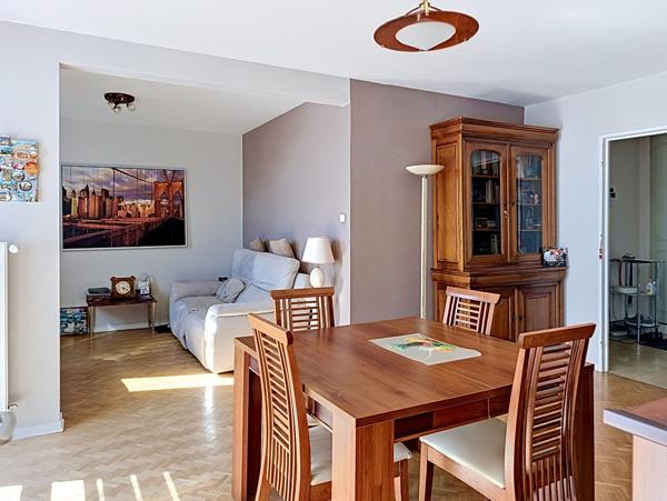 EXCLUSIVITÉ NESTENN - T4 de 88,34 m² avec 3 balcons, ascenseur et vue Parc de l'Europe