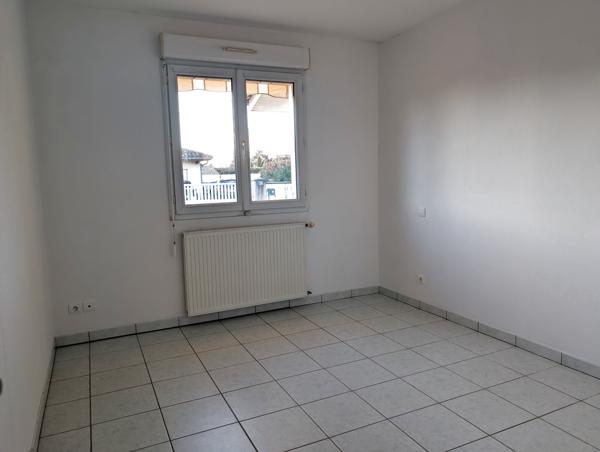 Replonges (01750) à vendre proche MÂCON ( AIN) ,maison de plain -pied de 97 M2 P4 gge sur terrain clos