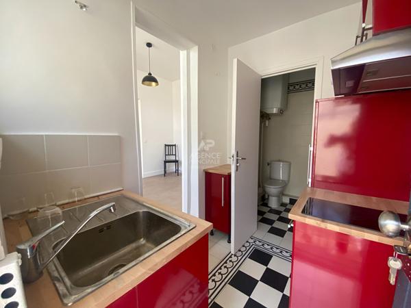 Maison en dépendance 2 pièces de 31 m² Loyer 1 600 €/mois charges comprises **  - Référence  15519
