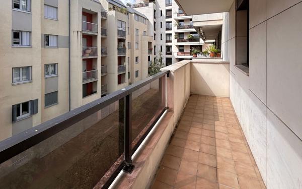 Appartement à louer    3 pièces • 80,80 m2 Paris 15