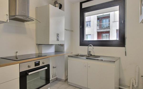 Appartement à louer    3 pièces • 80,80 m2 Paris 15