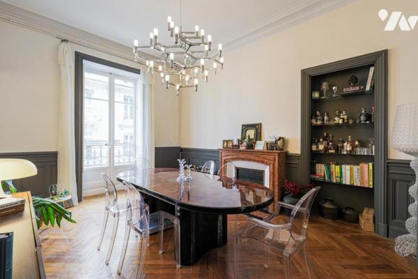 GRENOBLE: Place Hubert Dubedout/rue docteur MAZET