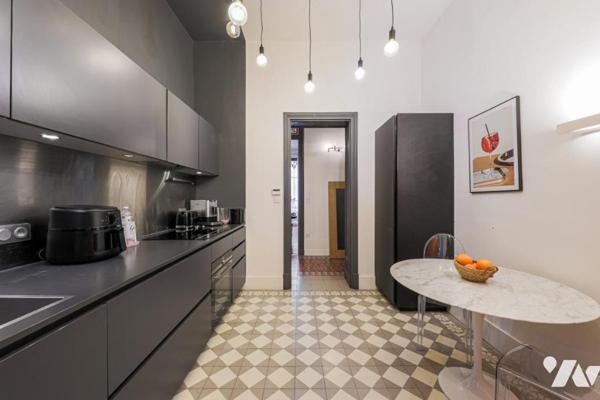 GRENOBLE: Place Hubert Dubedout/rue docteur MAZET