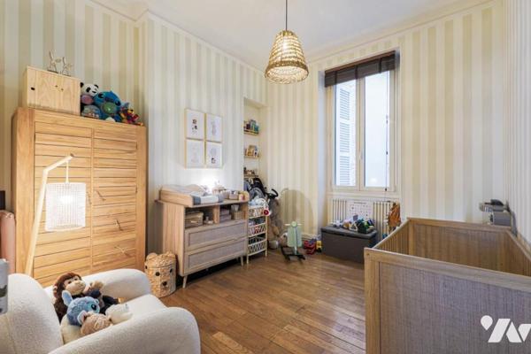 GRENOBLE: Place Hubert Dubedout/rue docteur MAZET