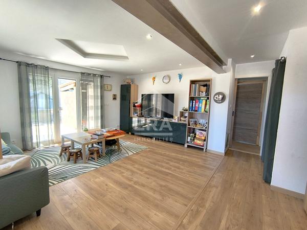 Maison de plain pied au calme proche des commodités à pied