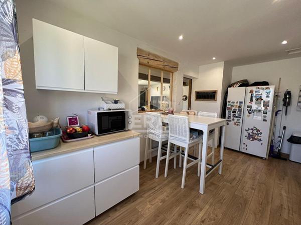 Maison de plain pied au calme proche des commodités à pied