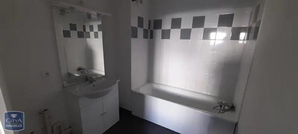 Appartement à louer 2 pièces 46.95m² Mazingarbe (62670)
