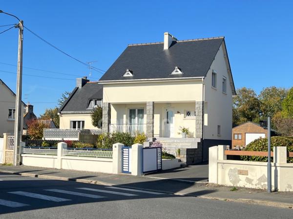 Maison 5 pièces sur sous sol avec grand garage supplémentaire à vendre SAINT BRIEUC (22)