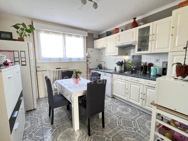 Maison 5 pièces sur sous sol avec grand garage supplémentaire à vendre SAINT BRIEUC (22)