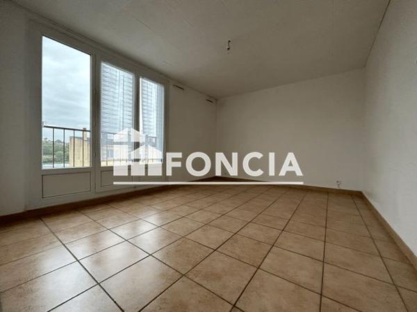 Location Studio 27.5 m² - 257 AVENUE OLIVIER HEUZE Le Mans 72000