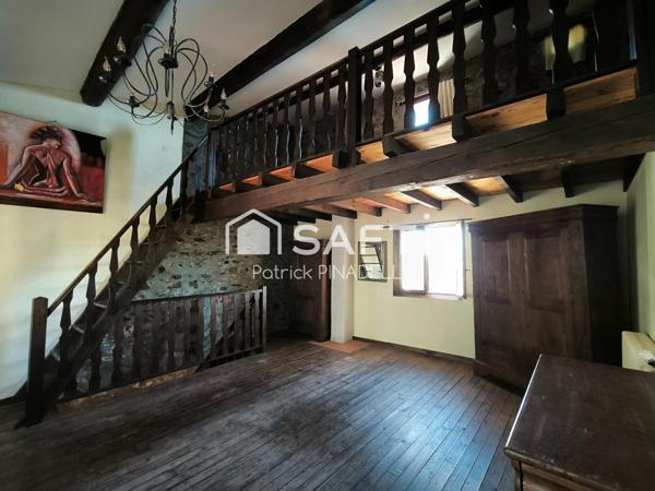 Maison d'habitation 3 faces, 4 chambres, garage, atelier, terrasses, magnifique vue