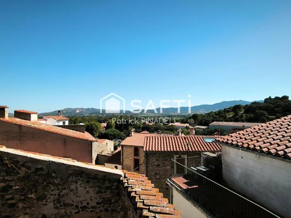 Maison d'habitation 3 faces, 4 chambres, garage, atelier, terrasses, magnifique vue