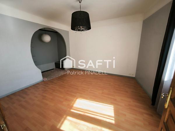 Maison d'habitation 3 faces, 4 chambres, garage, atelier, terrasses, magnifique vue