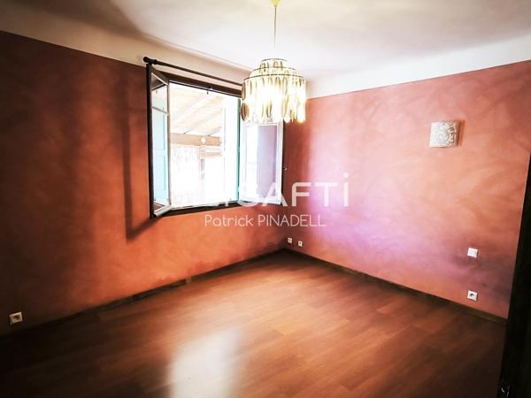 Maison d'habitation 3 faces, 4 chambres, garage, atelier, terrasses, magnifique vue