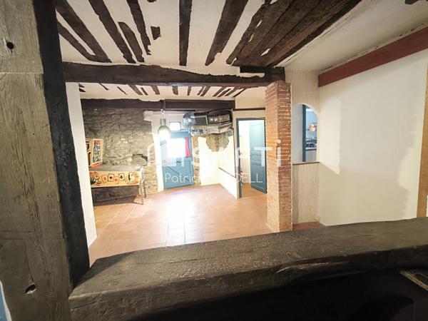 Maison d'habitation 3 faces, 4 chambres, garage, atelier, terrasses, magnifique vue