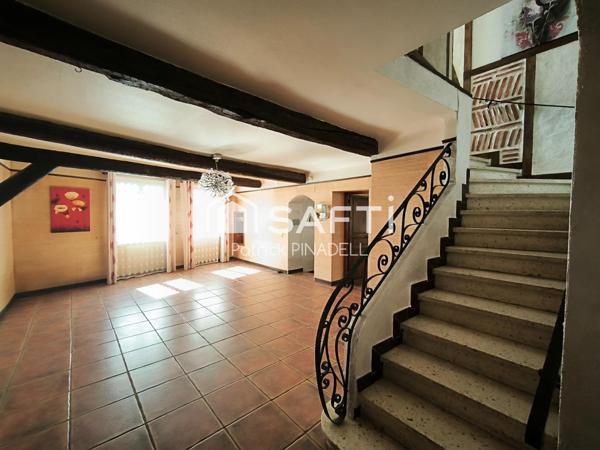 Maison d'habitation 3 faces, 4 chambres, garage, atelier, terrasses, magnifique vue