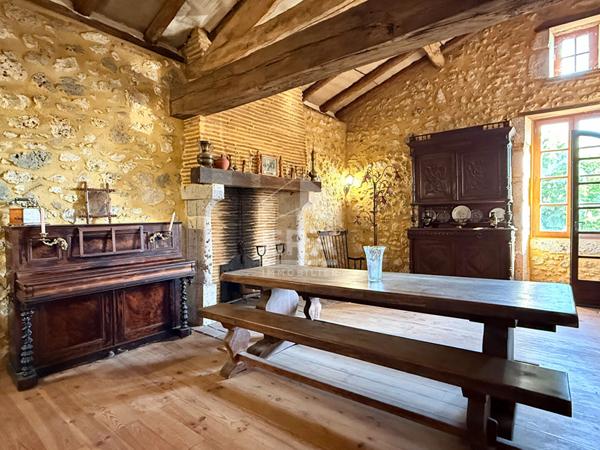 Élégante demeure du XVIIIe siècle au charme authentique