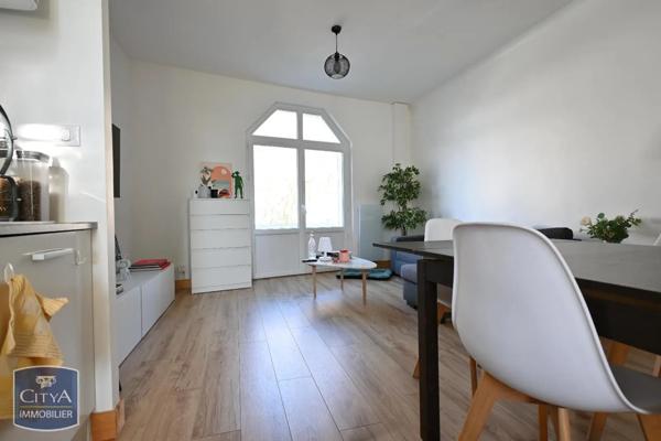Immeuble à vendre 125.76m²