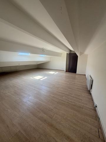 Spacieux T2 bis avec mezzanine et balcon Dernier étage