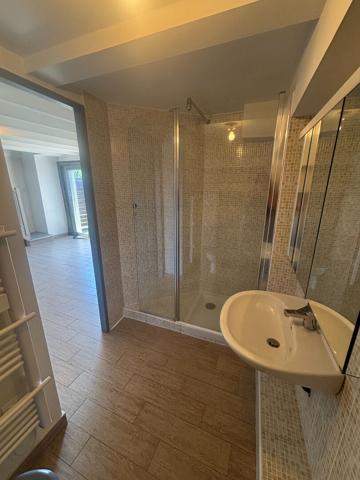 Spacieux T2 bis avec mezzanine et balcon Dernier étage